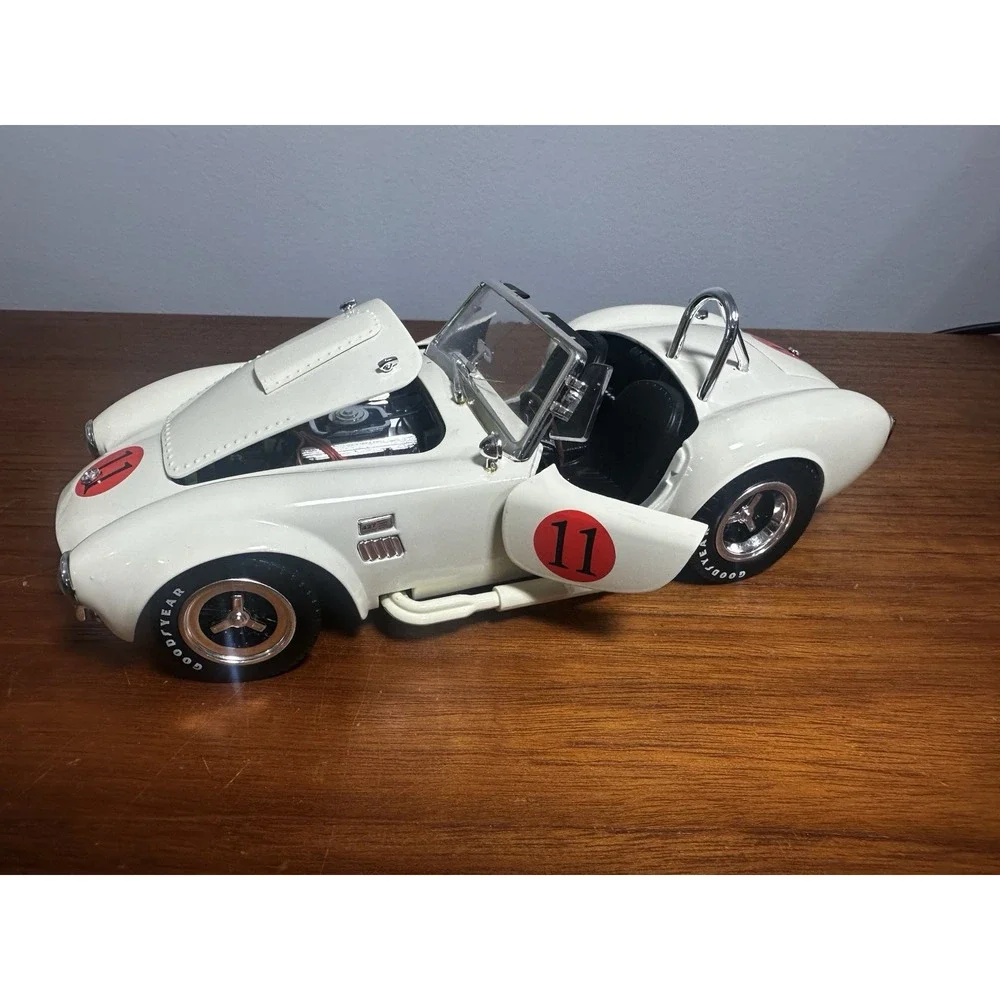 1/18 1960's Shelby Cobra 427 S/C race car #11 Ford with box Collectibles
